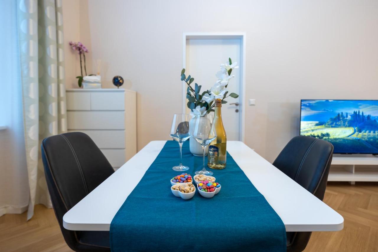 Charming Apartment Near Prater Vienna Esterno foto
