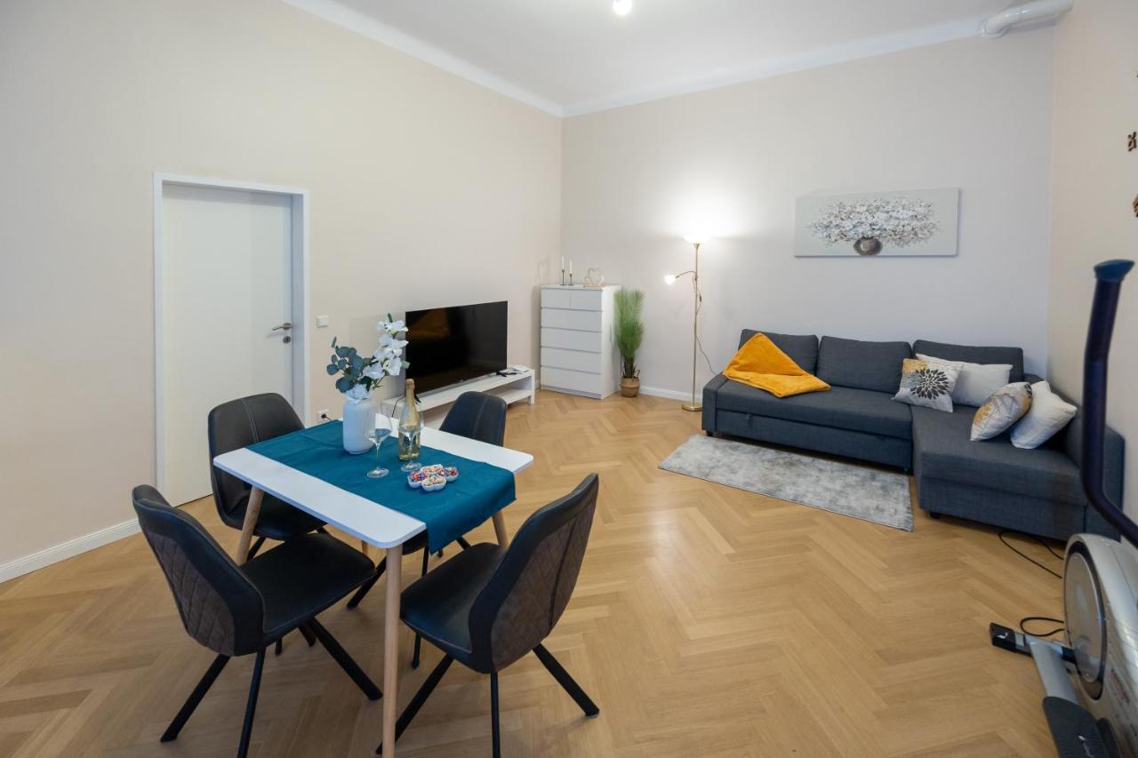 Charming Apartment Near Prater Vienna Esterno foto