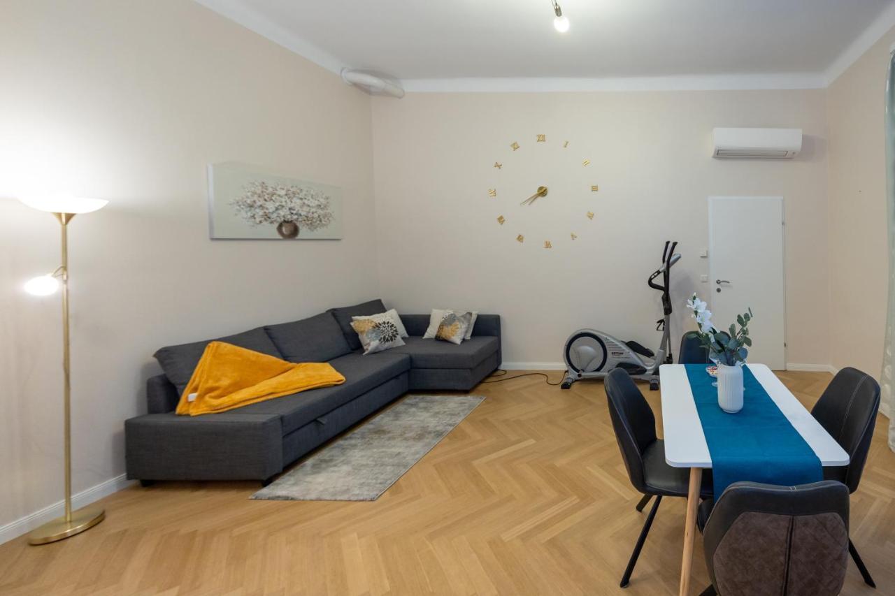 Charming Apartment Near Prater Vienna Esterno foto
