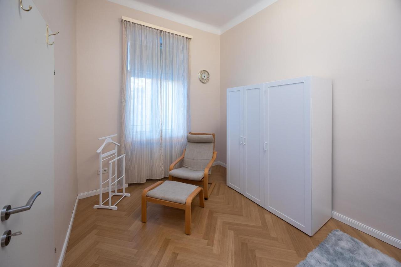 Charming Apartment Near Prater Vienna Esterno foto
