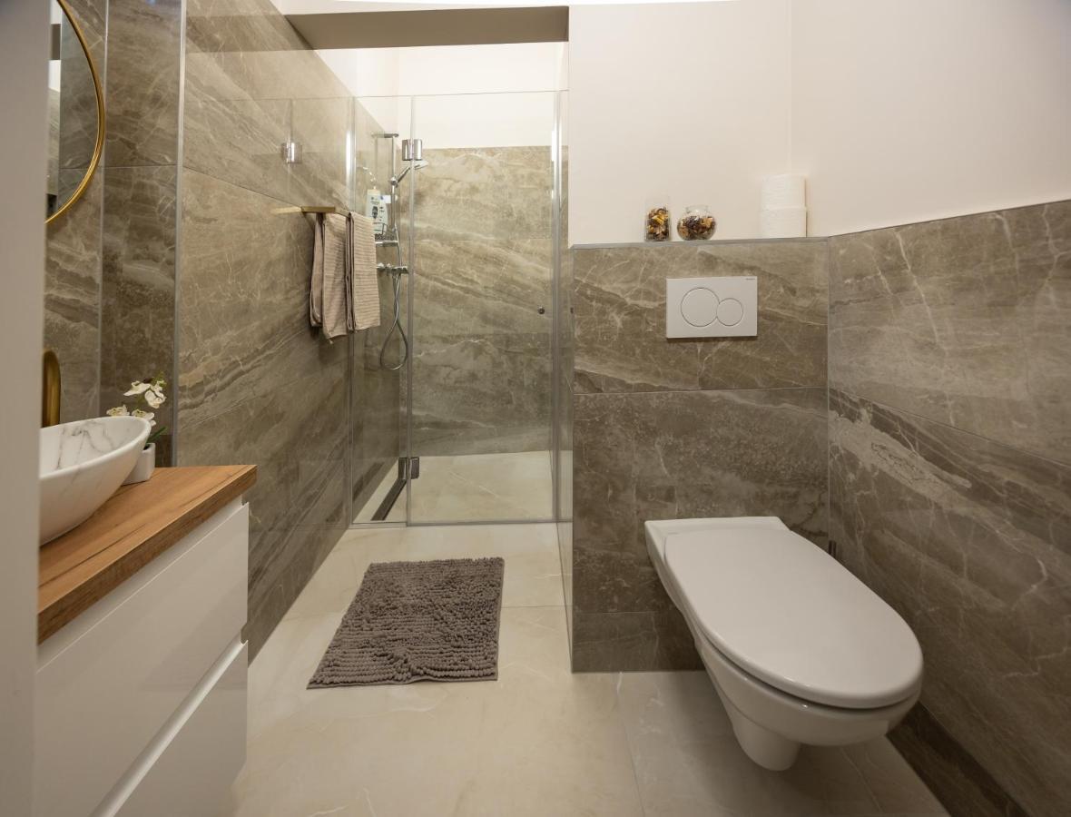 Charming Apartment Near Prater Vienna Esterno foto