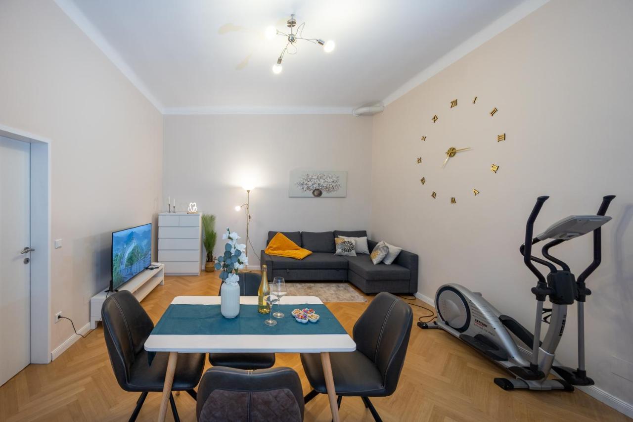 Charming Apartment Near Prater Vienna Esterno foto